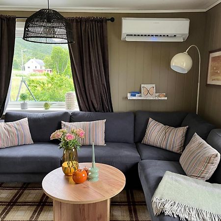 Hos Laura & Valdemar Villa Nord-Lenangen Екстериор снимка